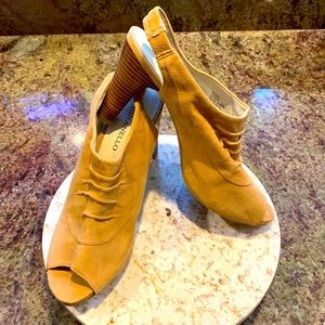 Tignanello - Women’s stacked, heeled sandals, suede leather, light tan, size 6.5